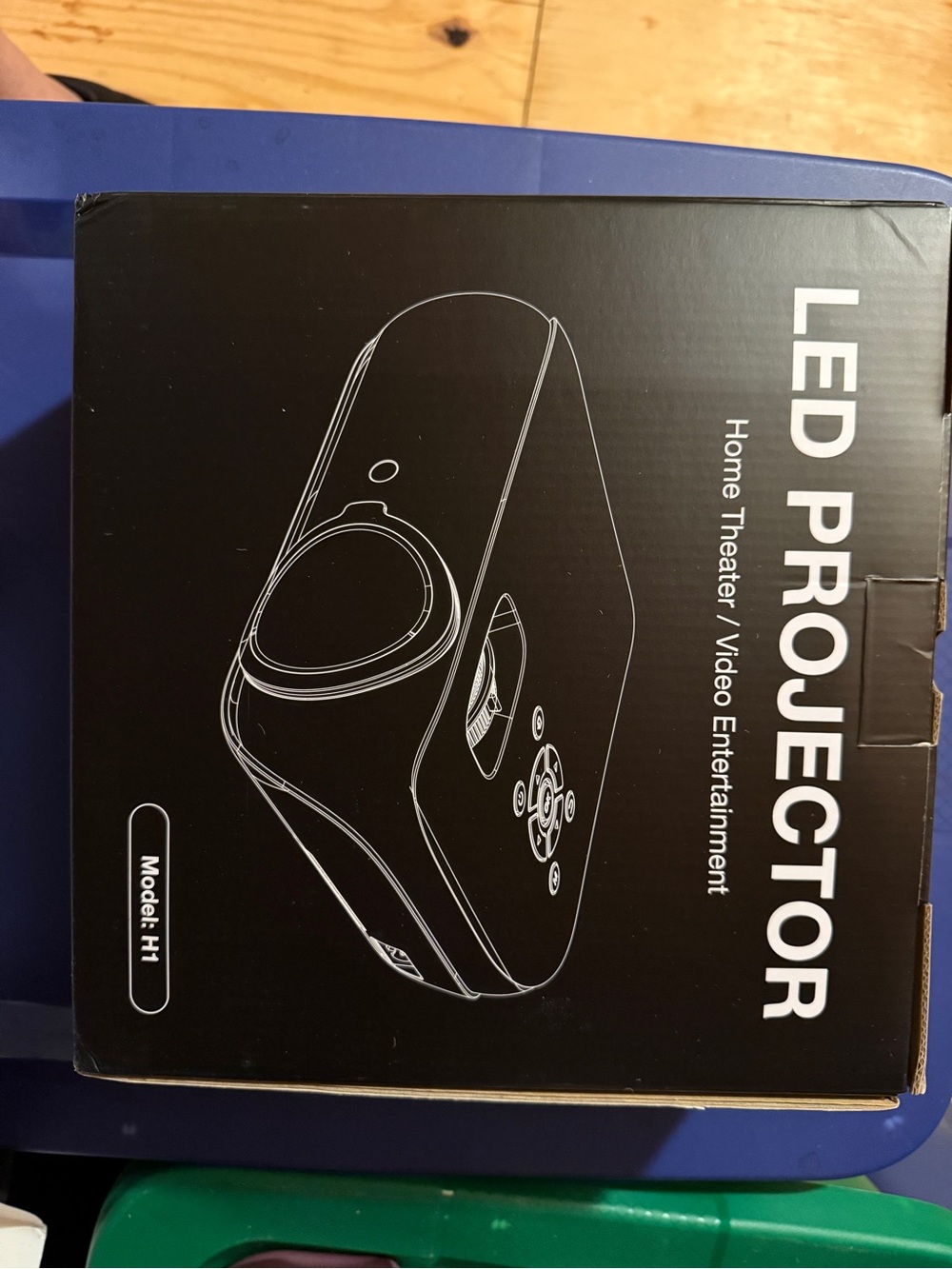 LED Projector - Black and White Packaging